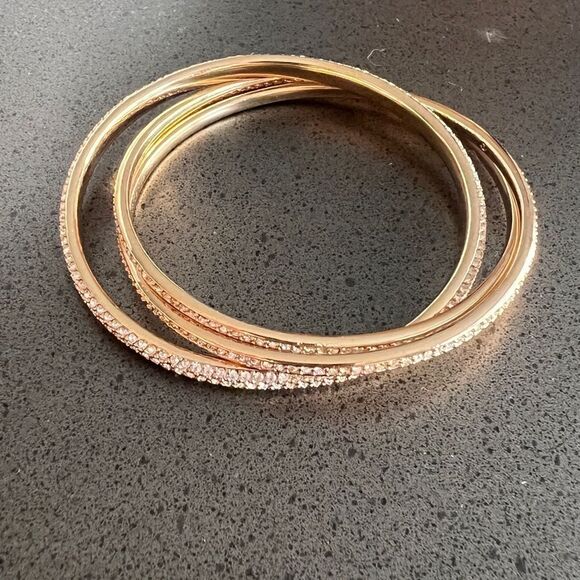 Elegant Rhinestone Bangles in Gold and Silver Set of Two Pairs - Picture 5 of 6